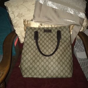 Large brown Gucci tote